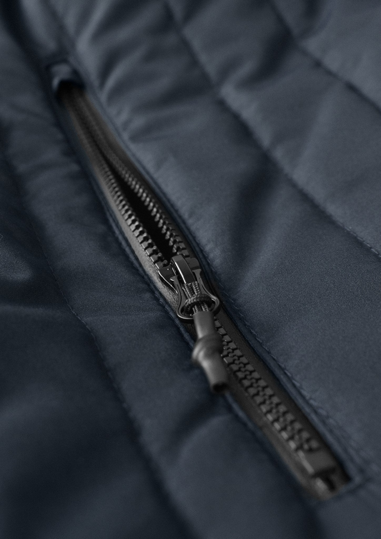 LIND M Navy 53