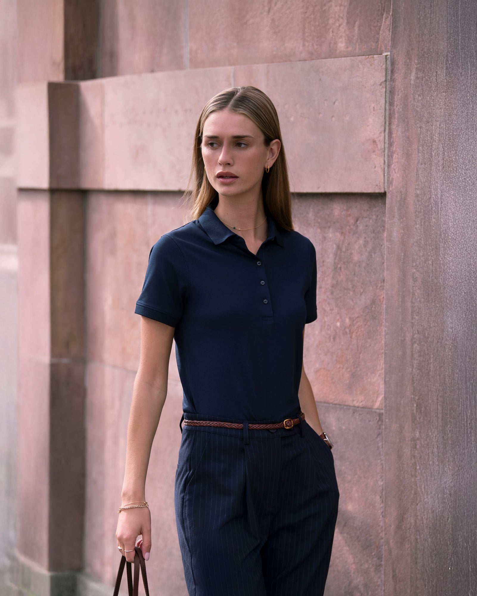 Altavista Women Navy Back