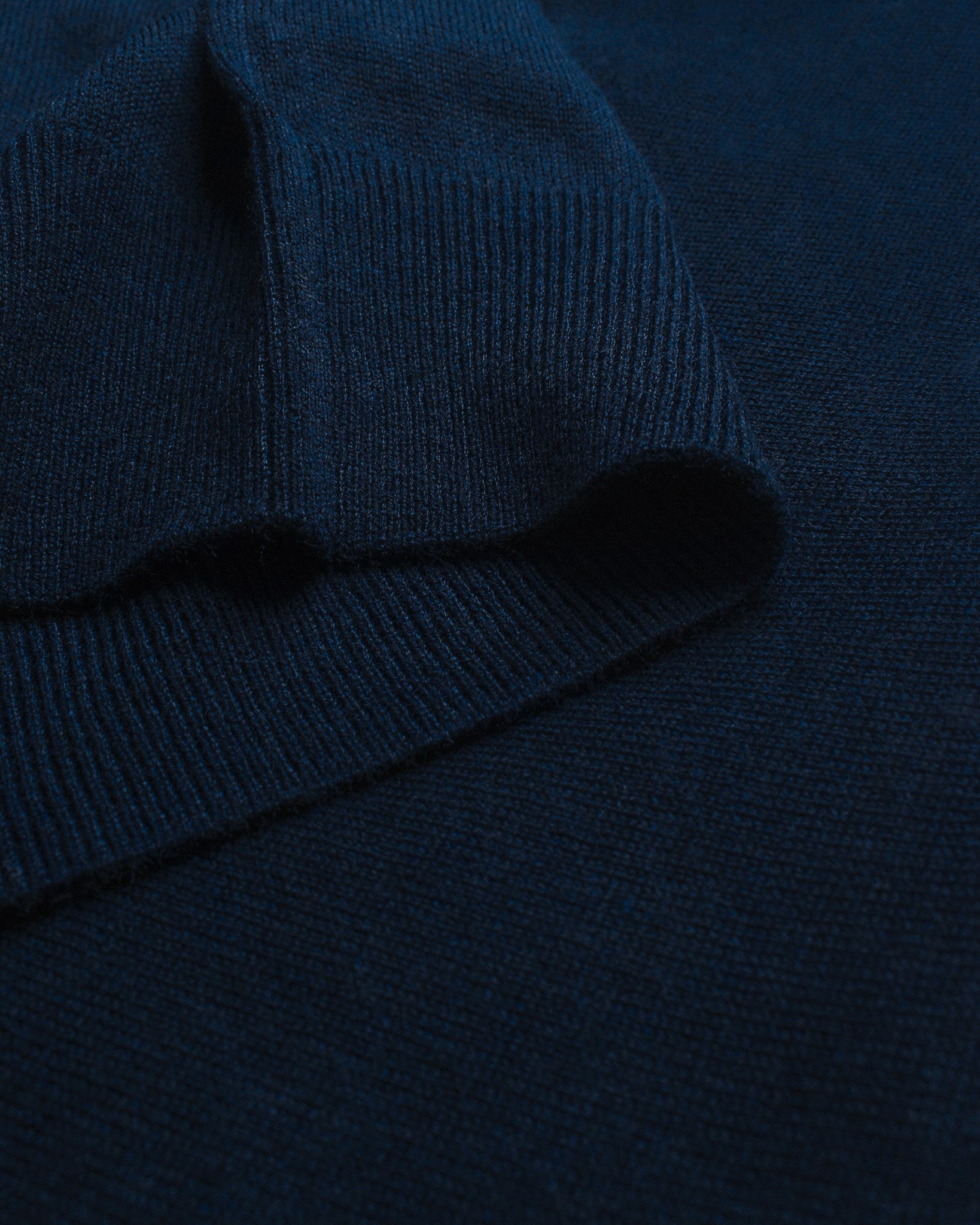 Ashbury Men Navy Closeup 3