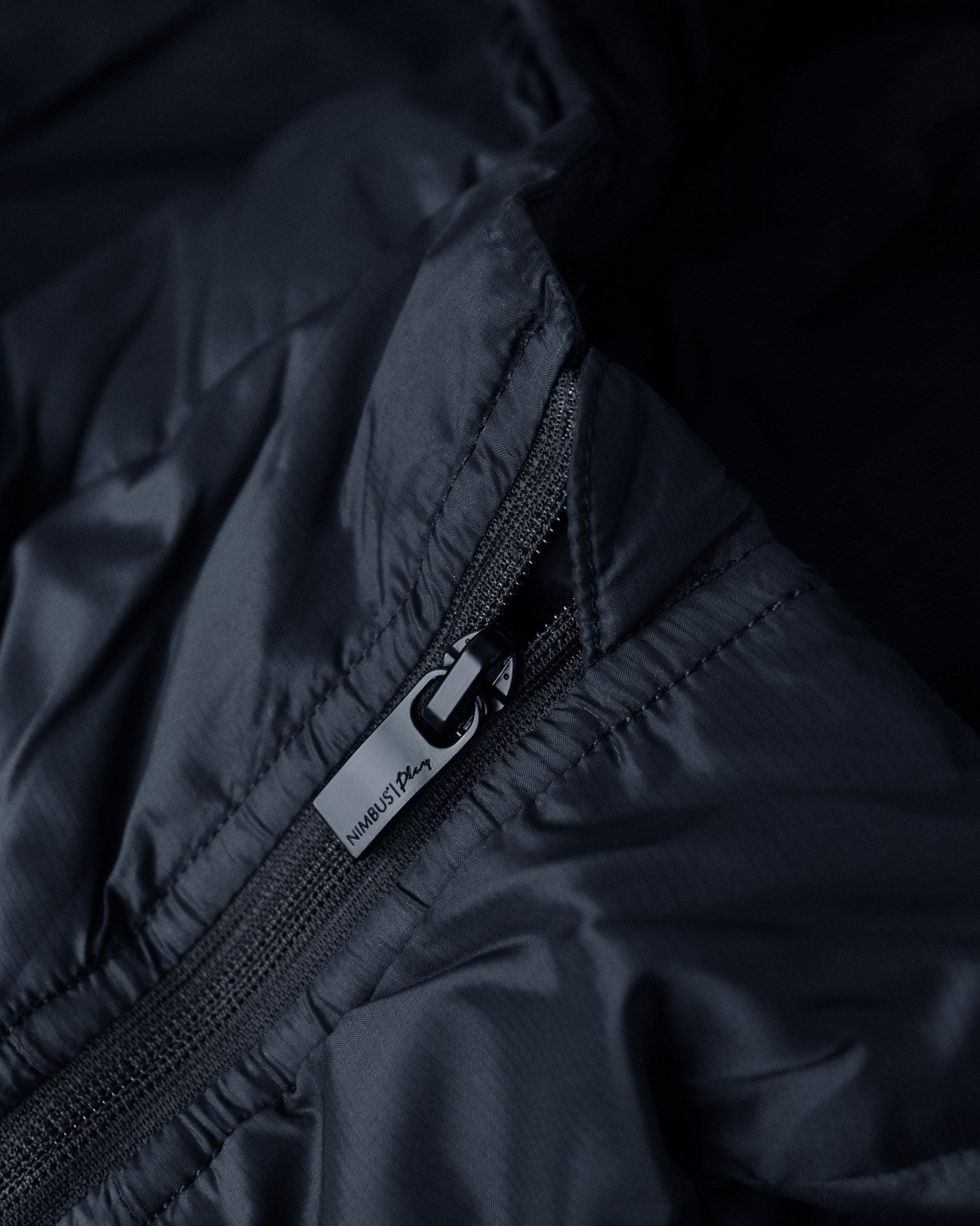 Aspen Women Navy Closeup 1