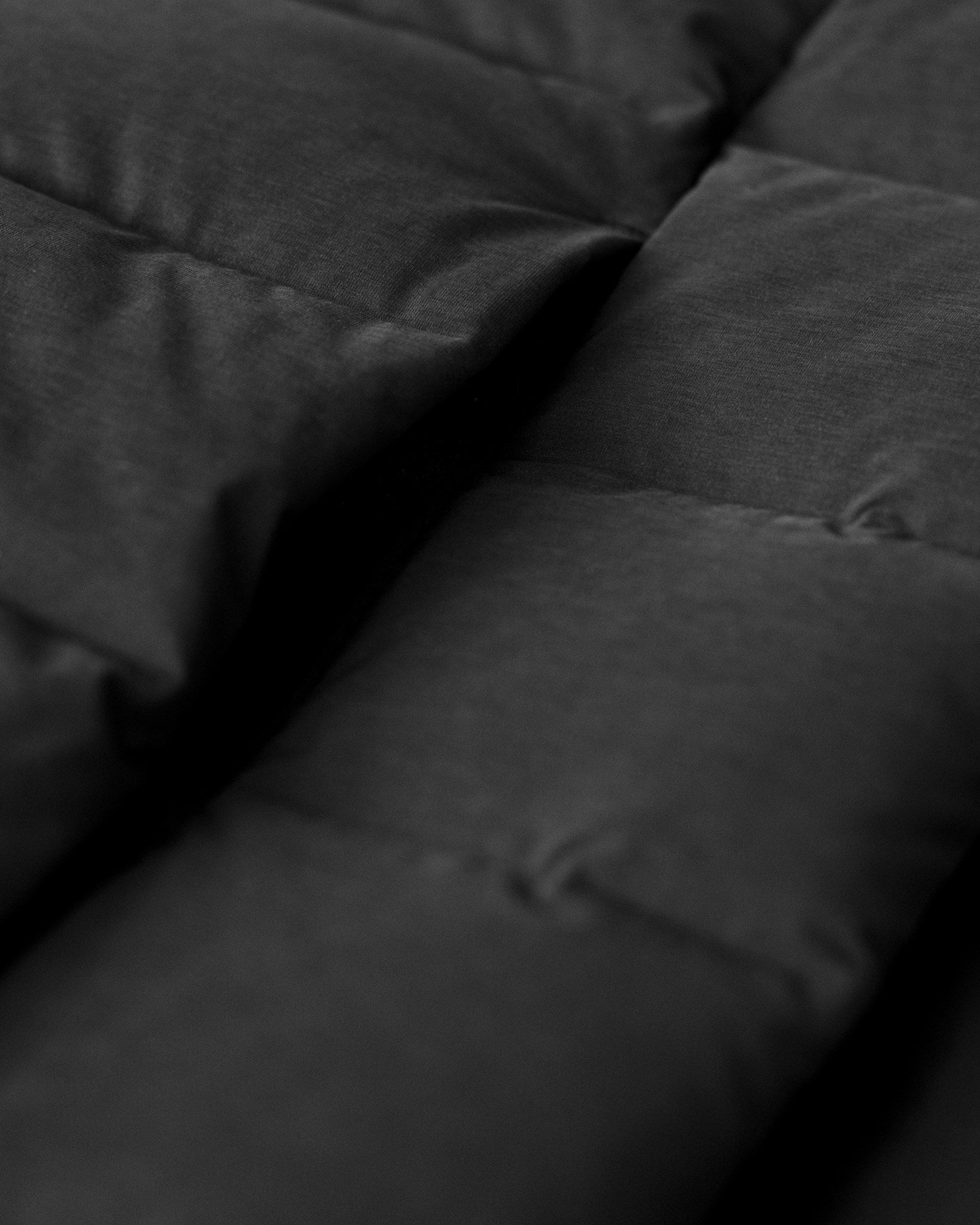 Avalon Men Black Closeup 2