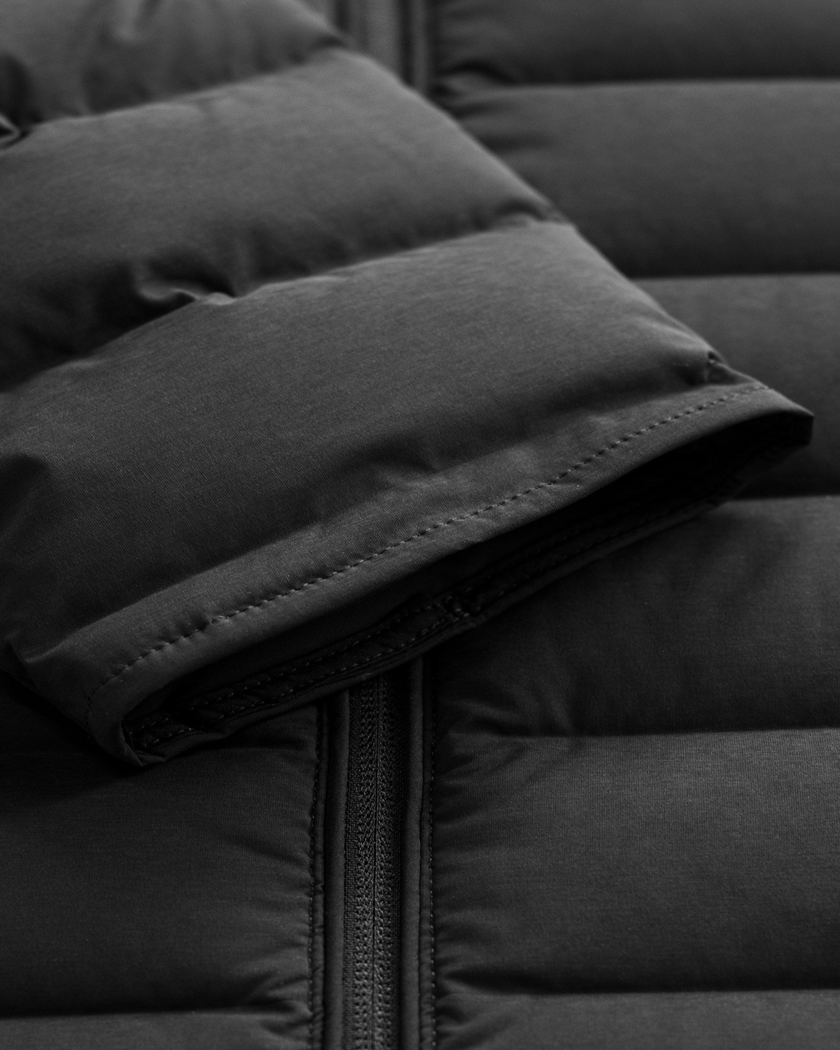 Avalon Women Black Closeup 3