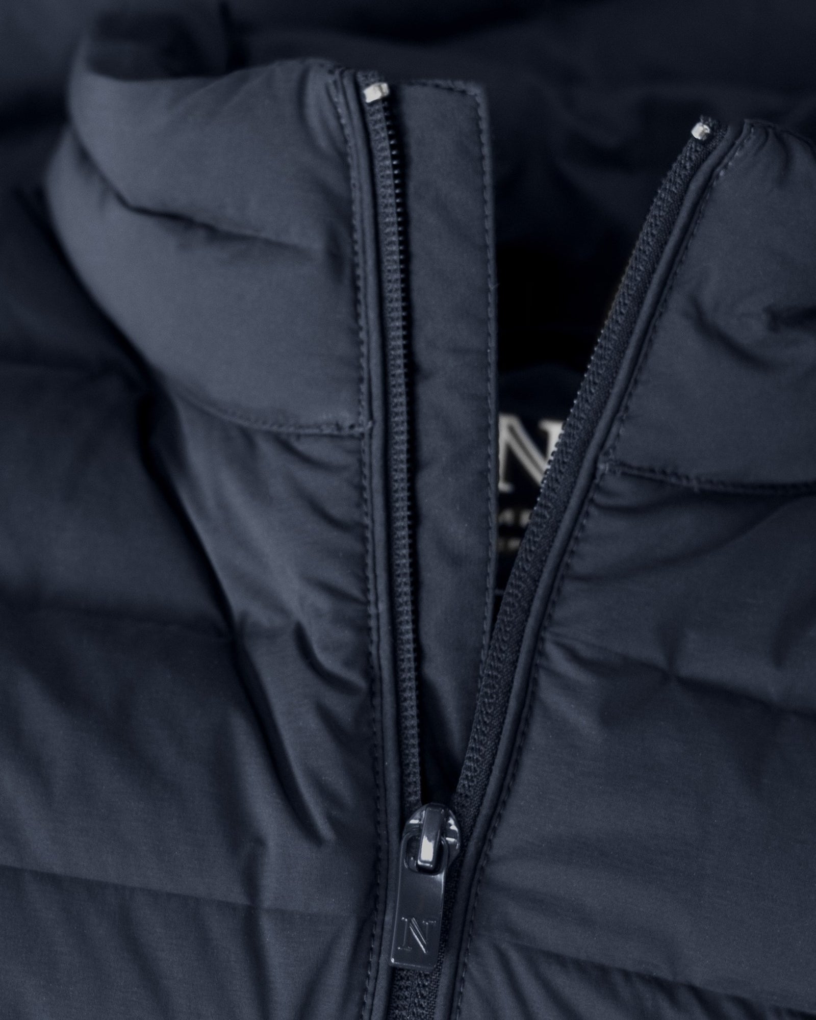 Avalon Women Navy Back