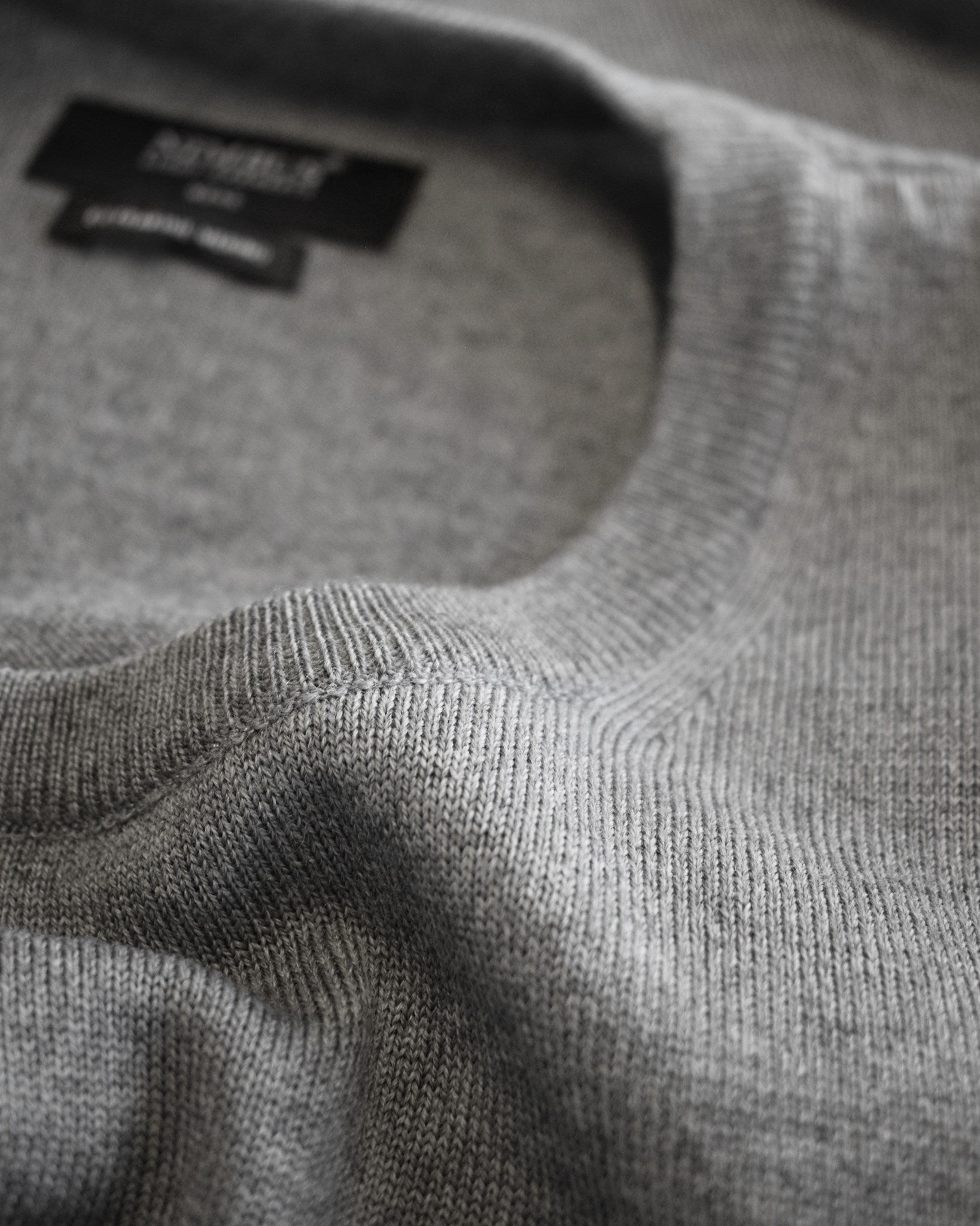 Beaufort Men Grey Melange Closeup 1