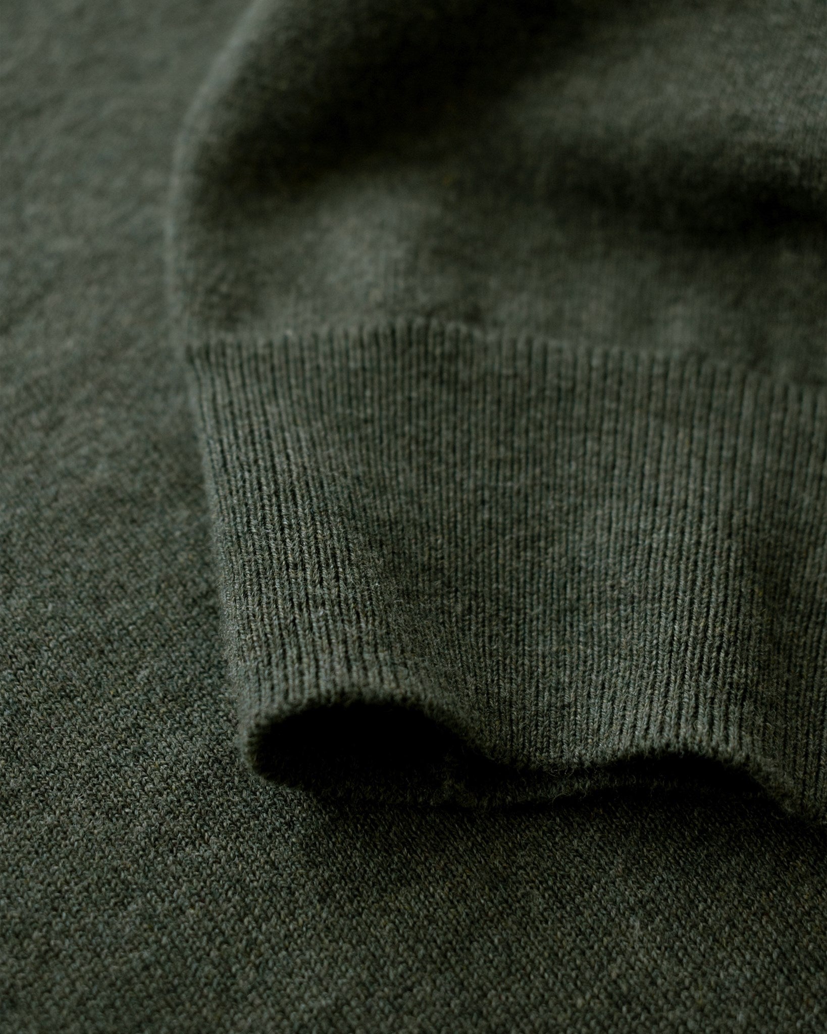 Brighton V Neck Men Olive Melange Closeup 2