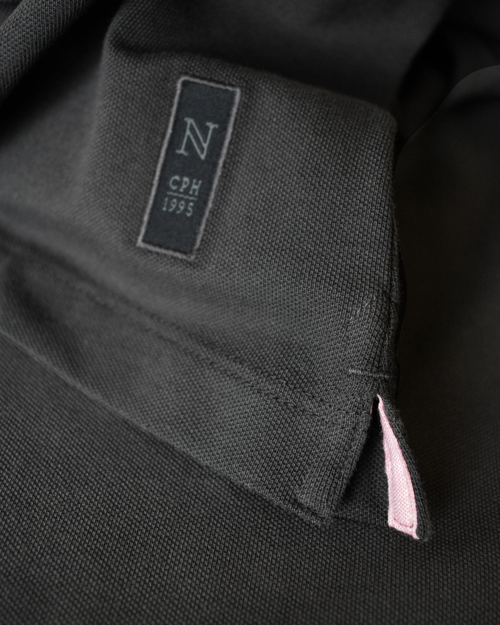 Carlington Women Charcoal Back