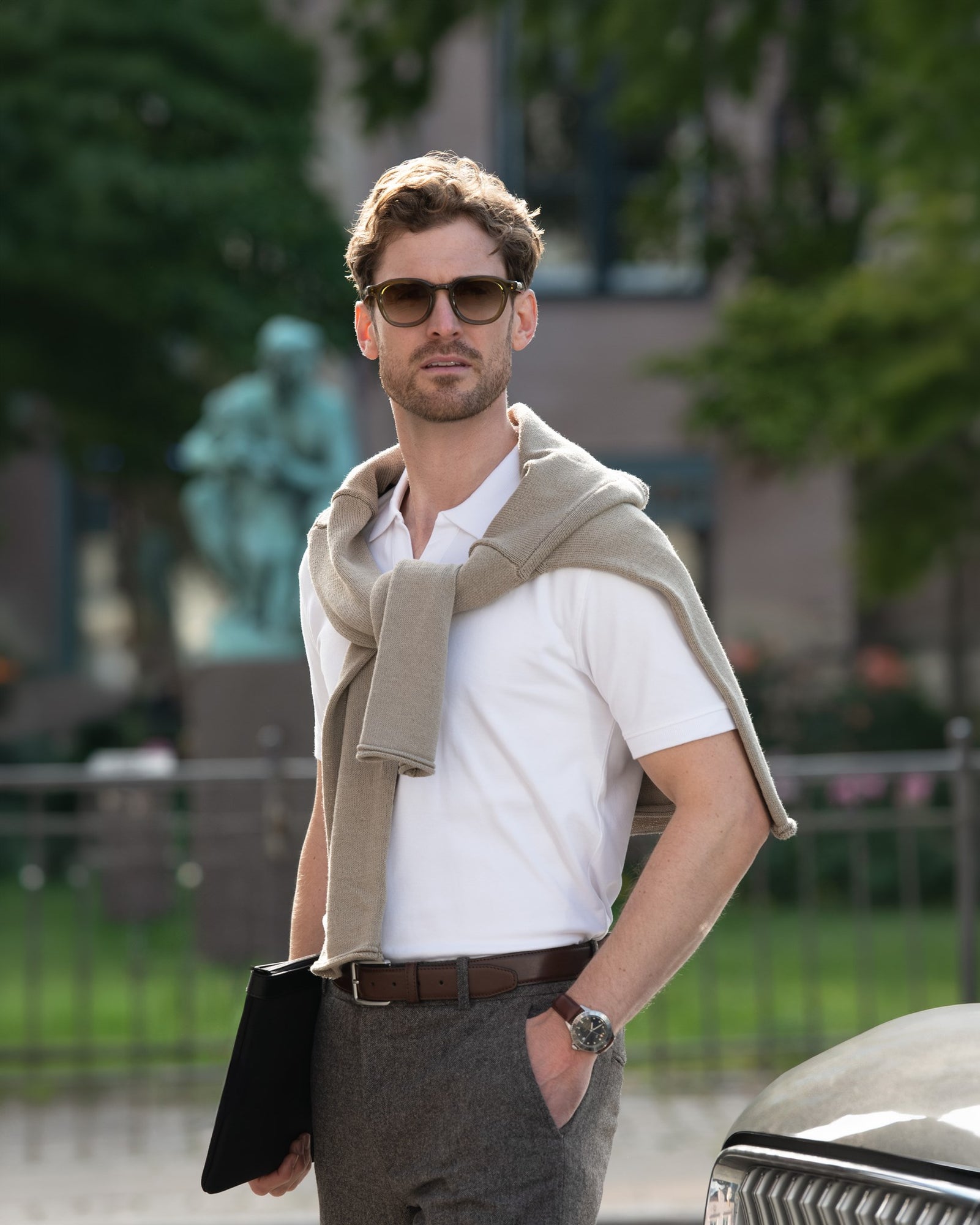 Harvard V Neck Men White Back