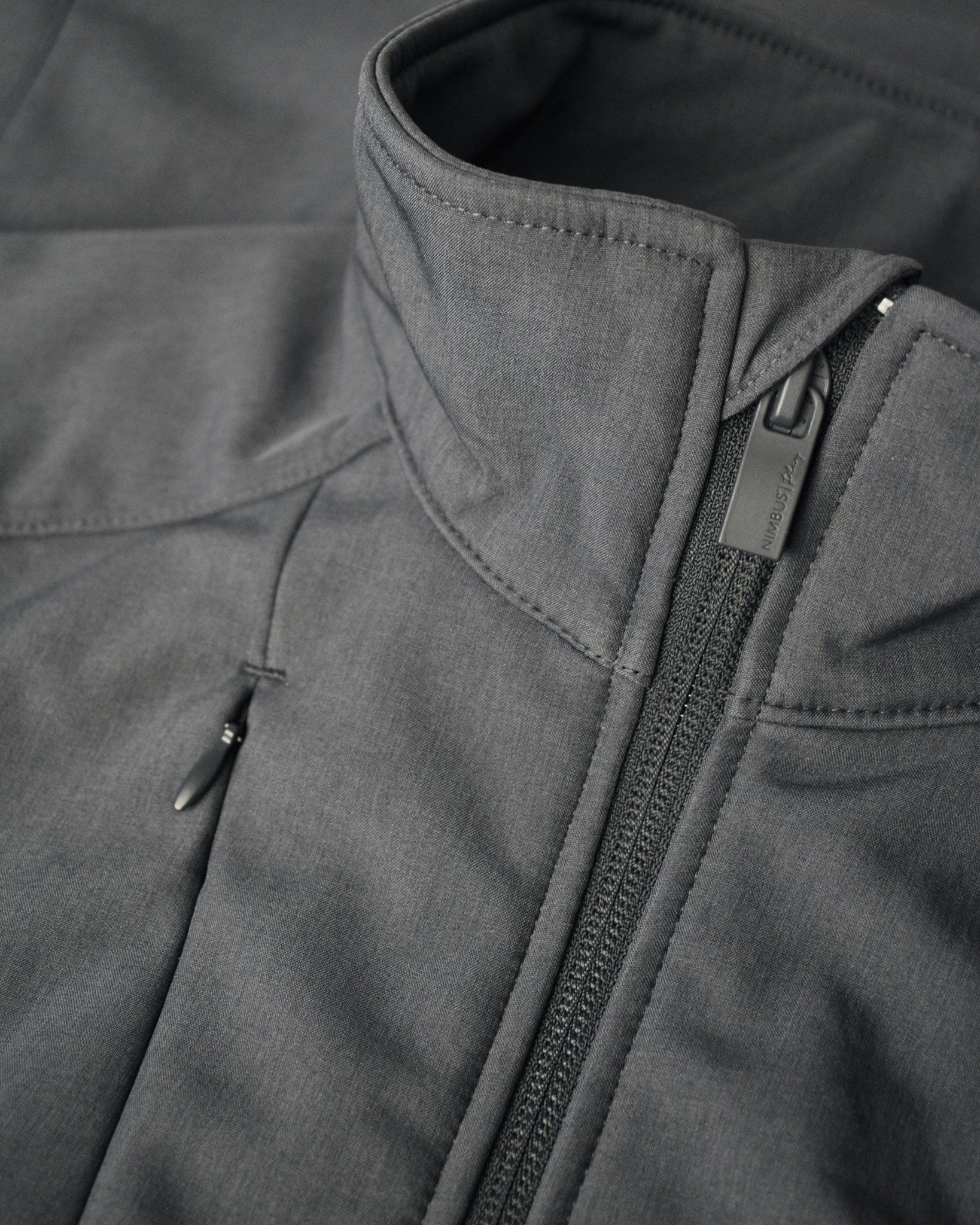 Livingston Men Grey Melange Closeup 1