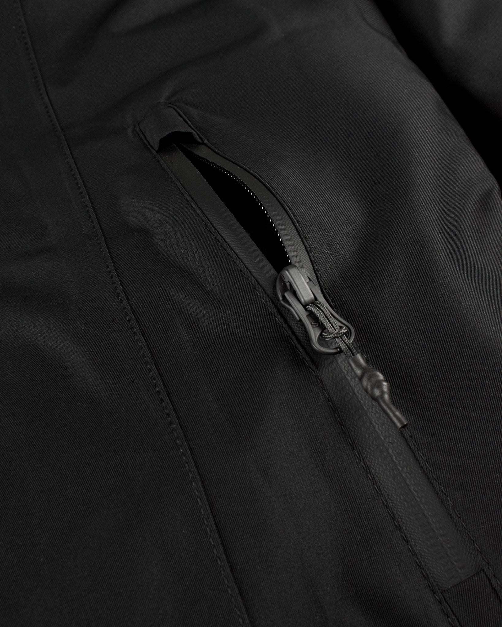 Mapleton Women Black Closeup 2