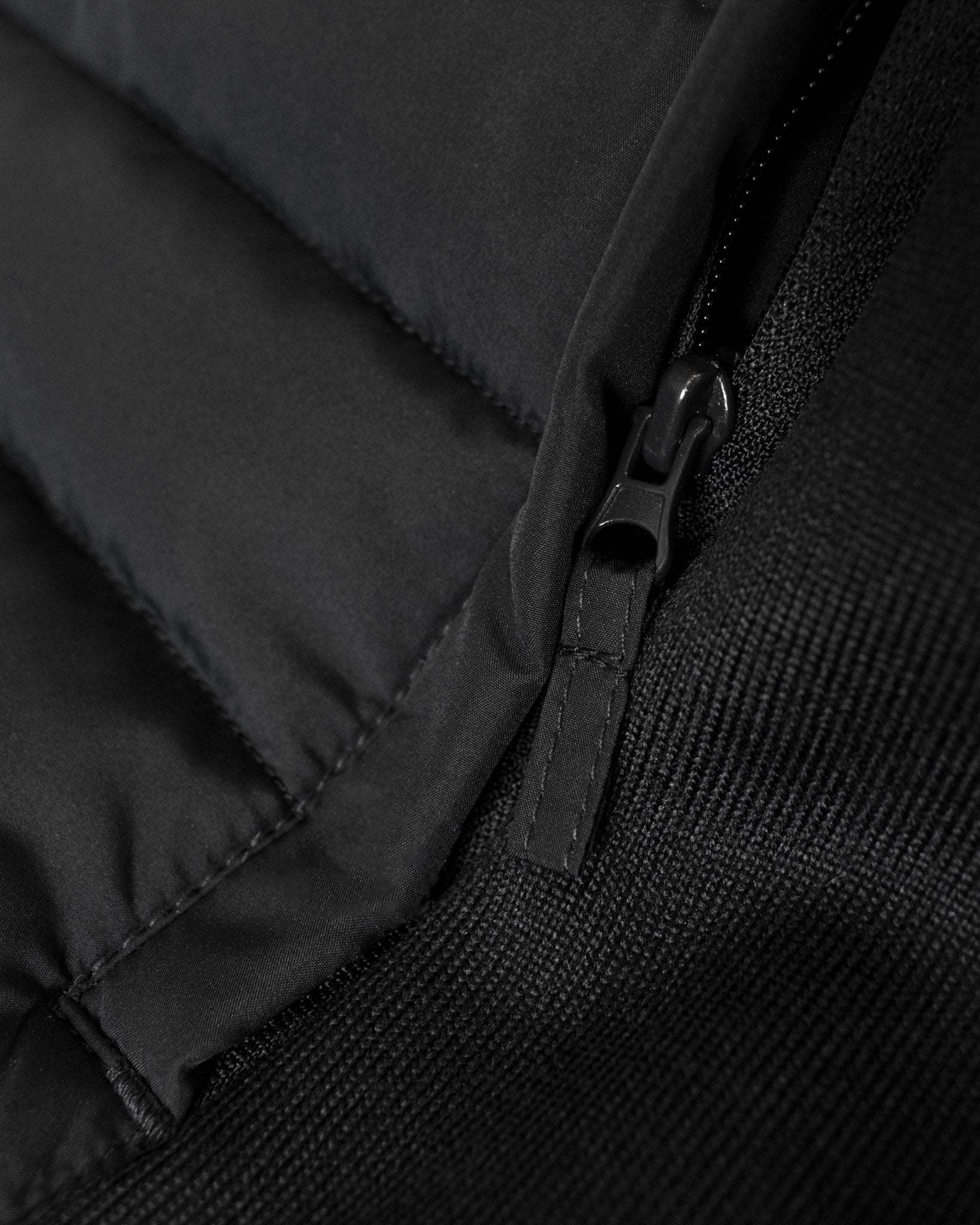 Vesper Women Black Closeup 2