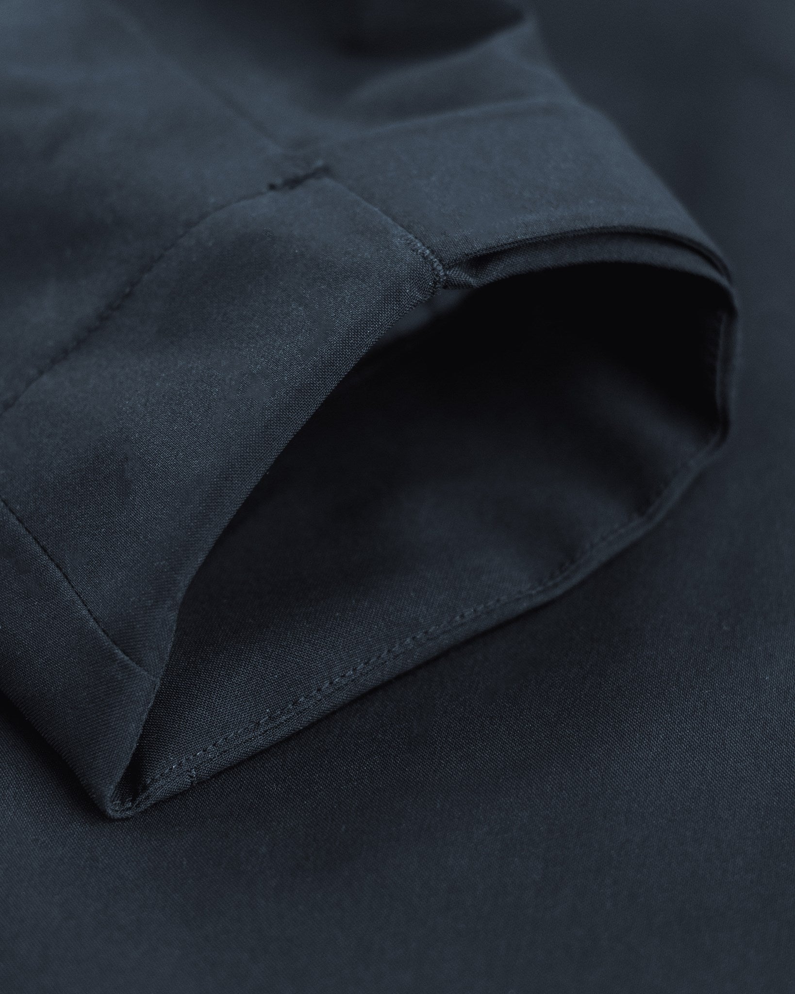 Yosemite Men Women Navy Closeup 3